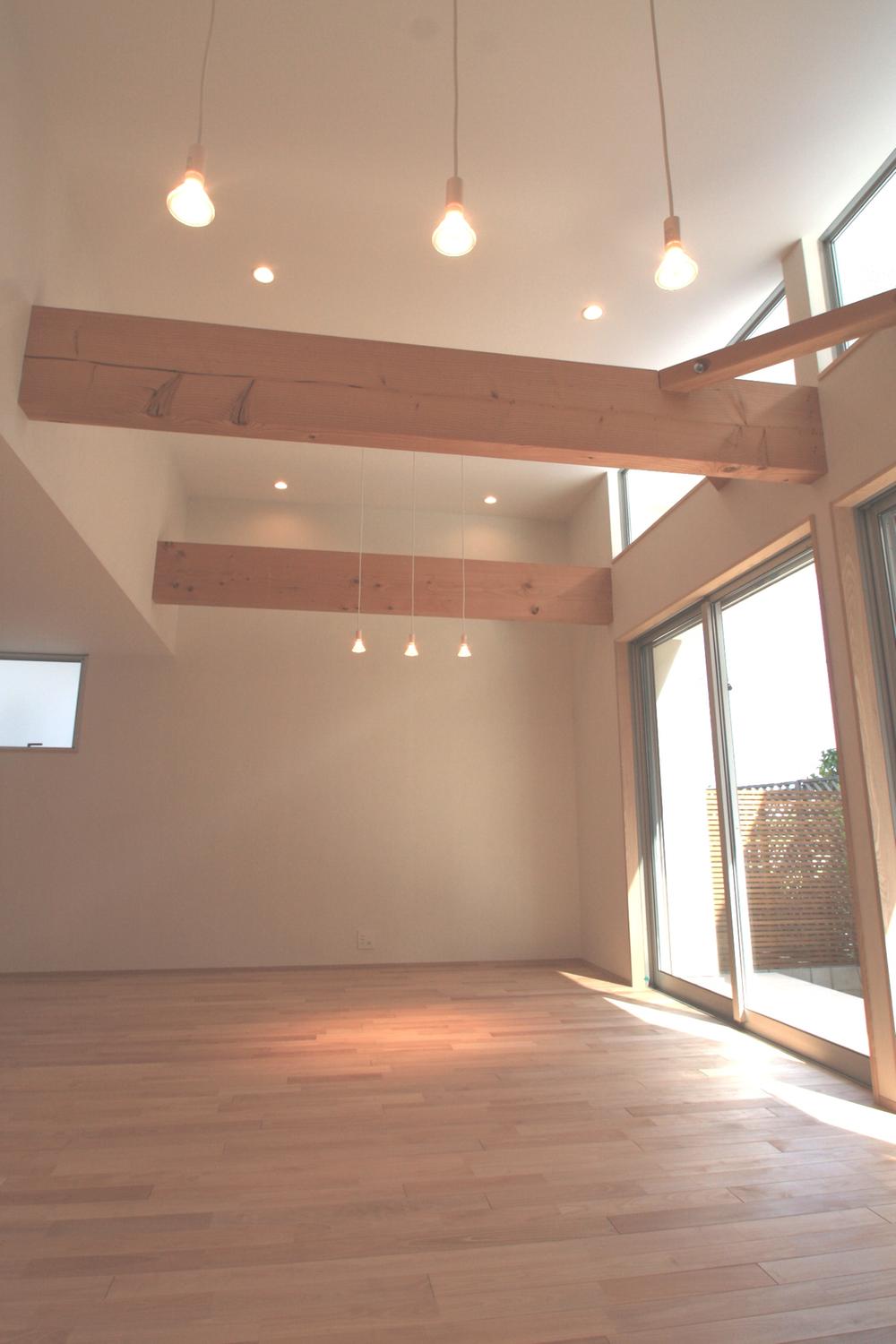 Same specifications photos (living)