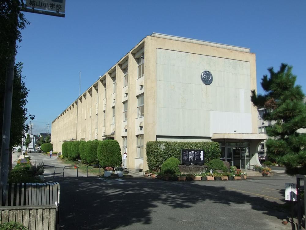 Primary school. Owariasahi Municipal Shiroyama to elementary school 350m