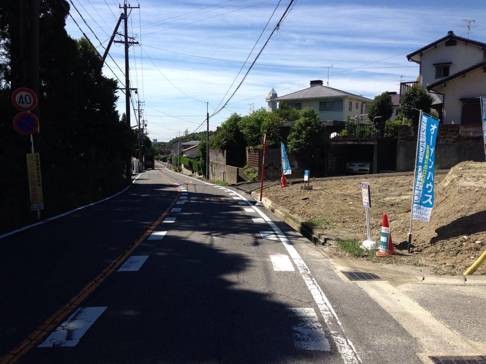 Local photos, including front road. South 7.5m front road