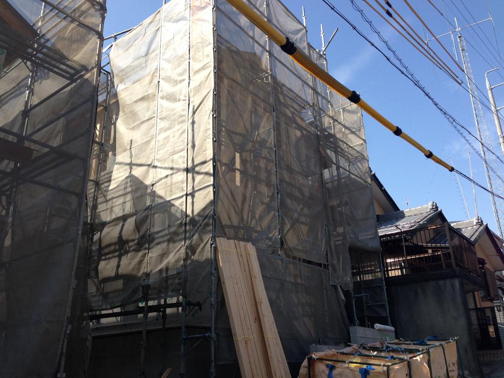 Local appearance photo. 1 Building Local (10 May 2013) Shooting