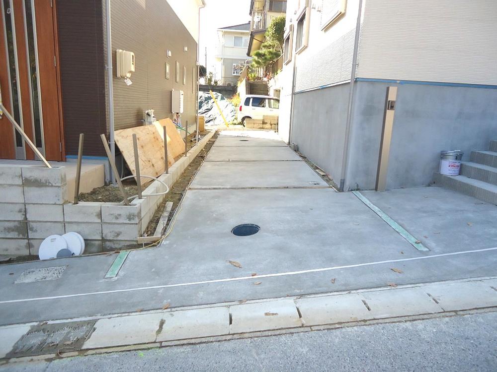 Parking lot. Local (12 May 2013) Shooting