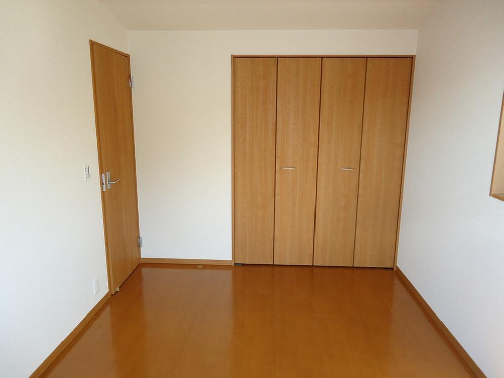 Non-living room. Indoor (12 May 2013) Shooting