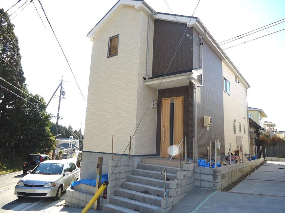 Local appearance photo. Local (12 May 2013) Shooting