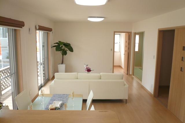 Living. III living ・ Dining (April 2013) Shooting