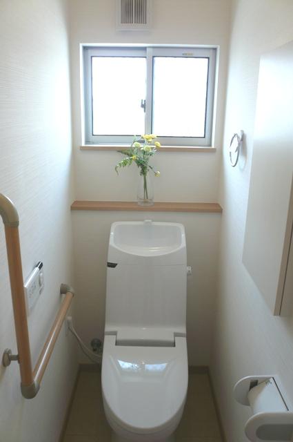 Toilet. III 1F toilet (April 2013) Shooting
