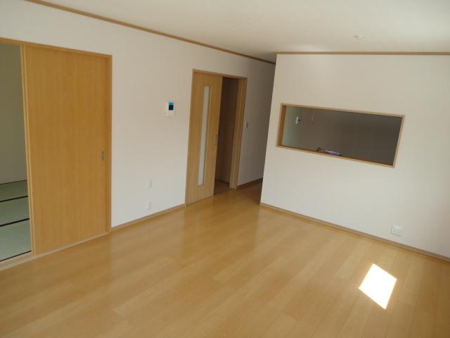 Living. Same specifications