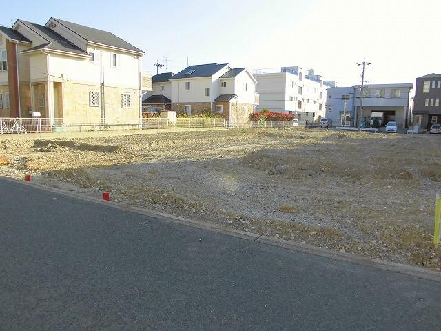 Local photos, including front road. Local (November 5, 2013) Shooting