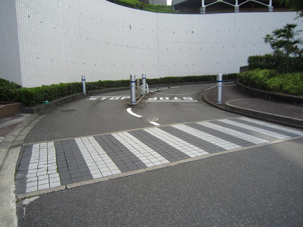 Parking lot. Entrance of the chain gate shooting (July 2012)