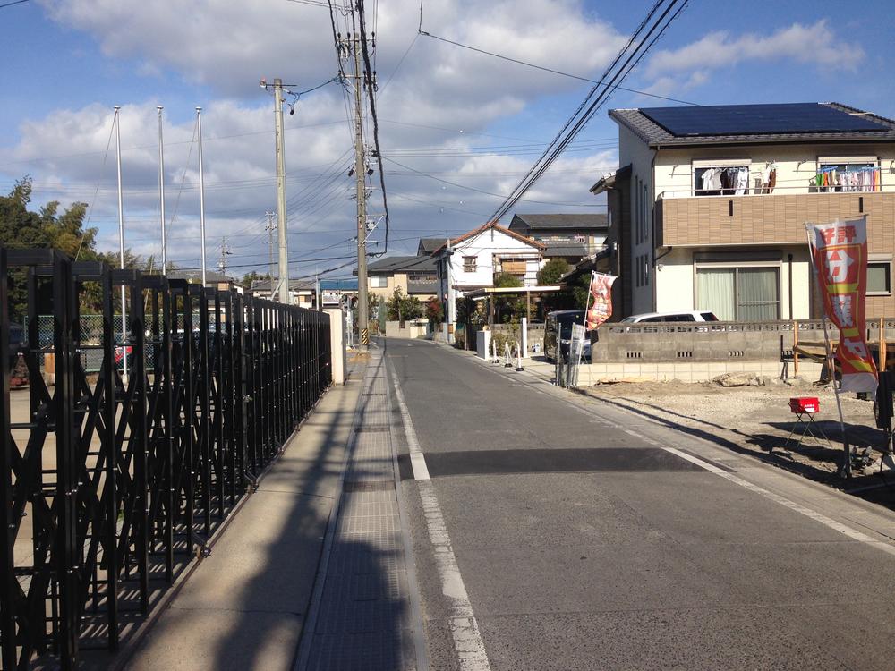 Local photos, including front road. Local (12 May 2013) Shooting