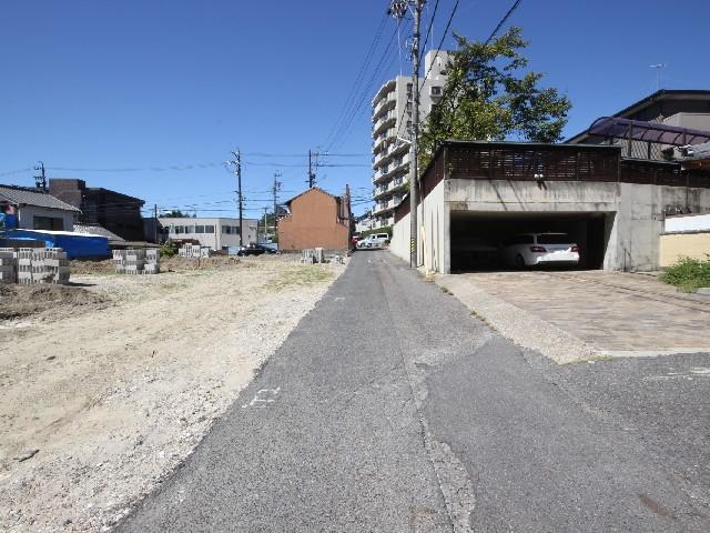 Local photos, including front road. Local photos, including the front road (Kitadoro)