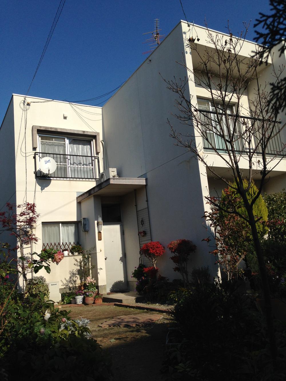 Local appearance photo. Local (12 May 2013) Shooting