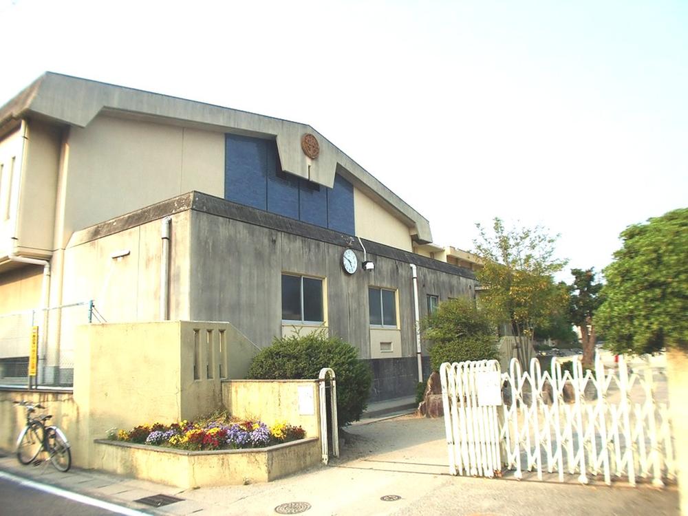 Primary school. Kohan until elementary school 1200m