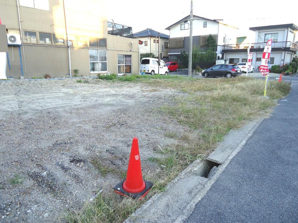 Local appearance photo. Local (11 May 2013) Shooting