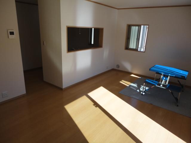 Same specifications photos (living)