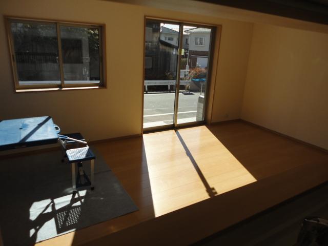 Same specifications photos (living)