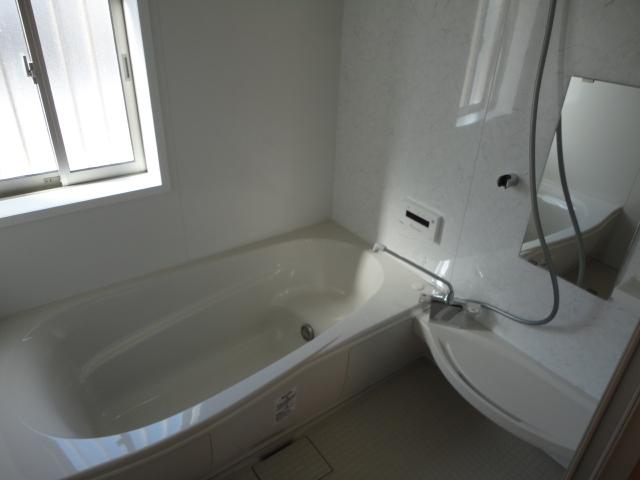 Same specifications photo (bathroom)