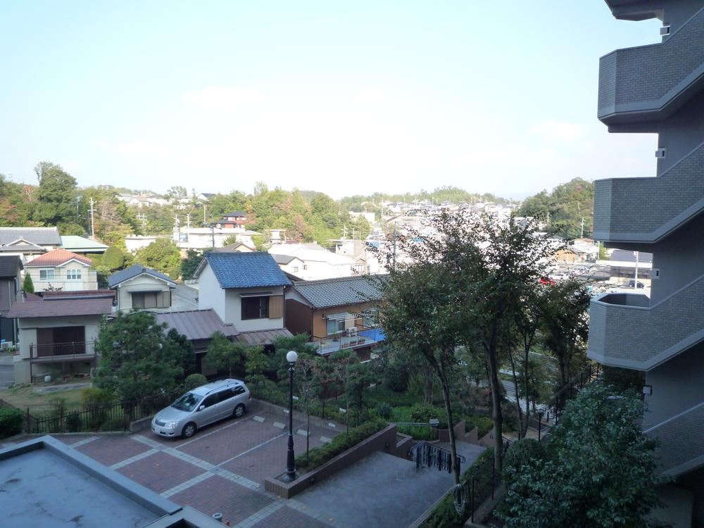 View photos from the dwelling unit.  ■ View from the site (December 2013) Shooting