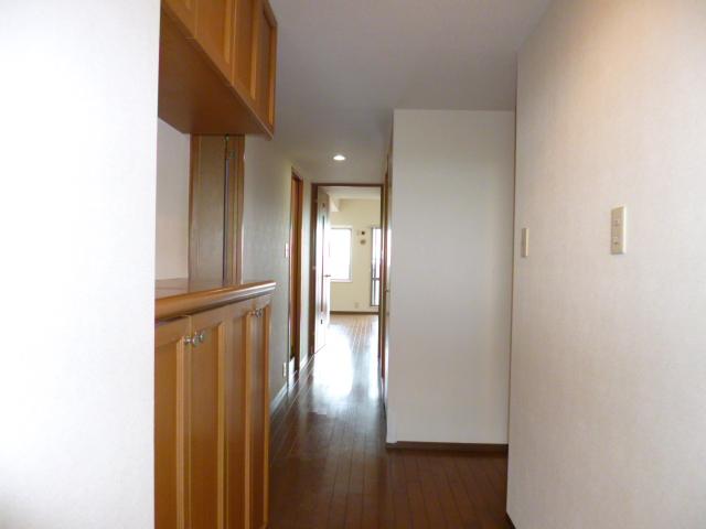 Entrance. Room (August 2013) Shooting