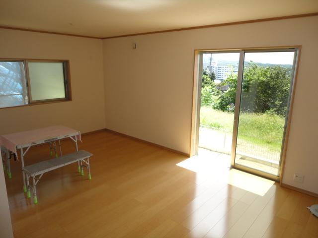 Same specifications photos (living)