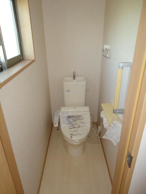 Toilet. 2F toilet same specifications