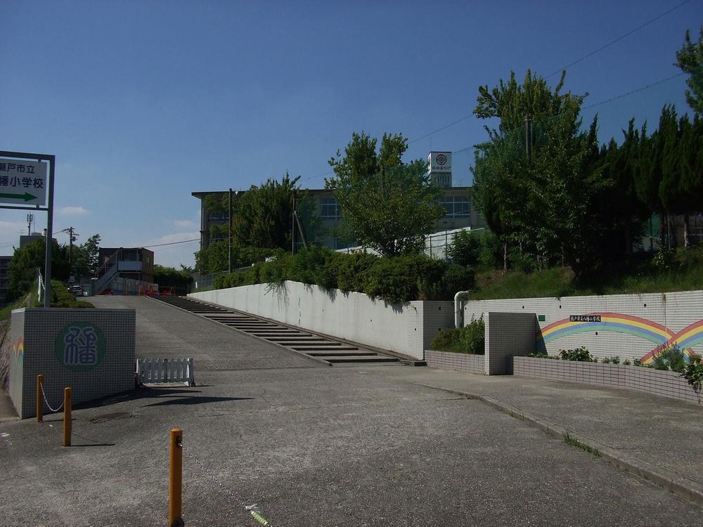 Primary school. 760m to Yahata elementary school