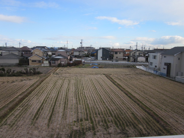 View. Through which the veranda side countryside fresh wind. 