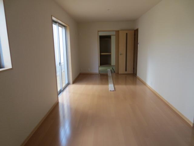 Living. Local (12 May 2013) Shooting