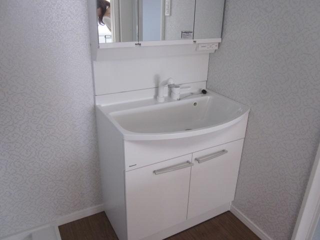 Same specifications photos (Other introspection). Same specifications (housed with three-sided mirror) Panasonic