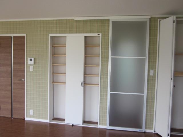 Same specifications photos (living). Same specifications Display shelf