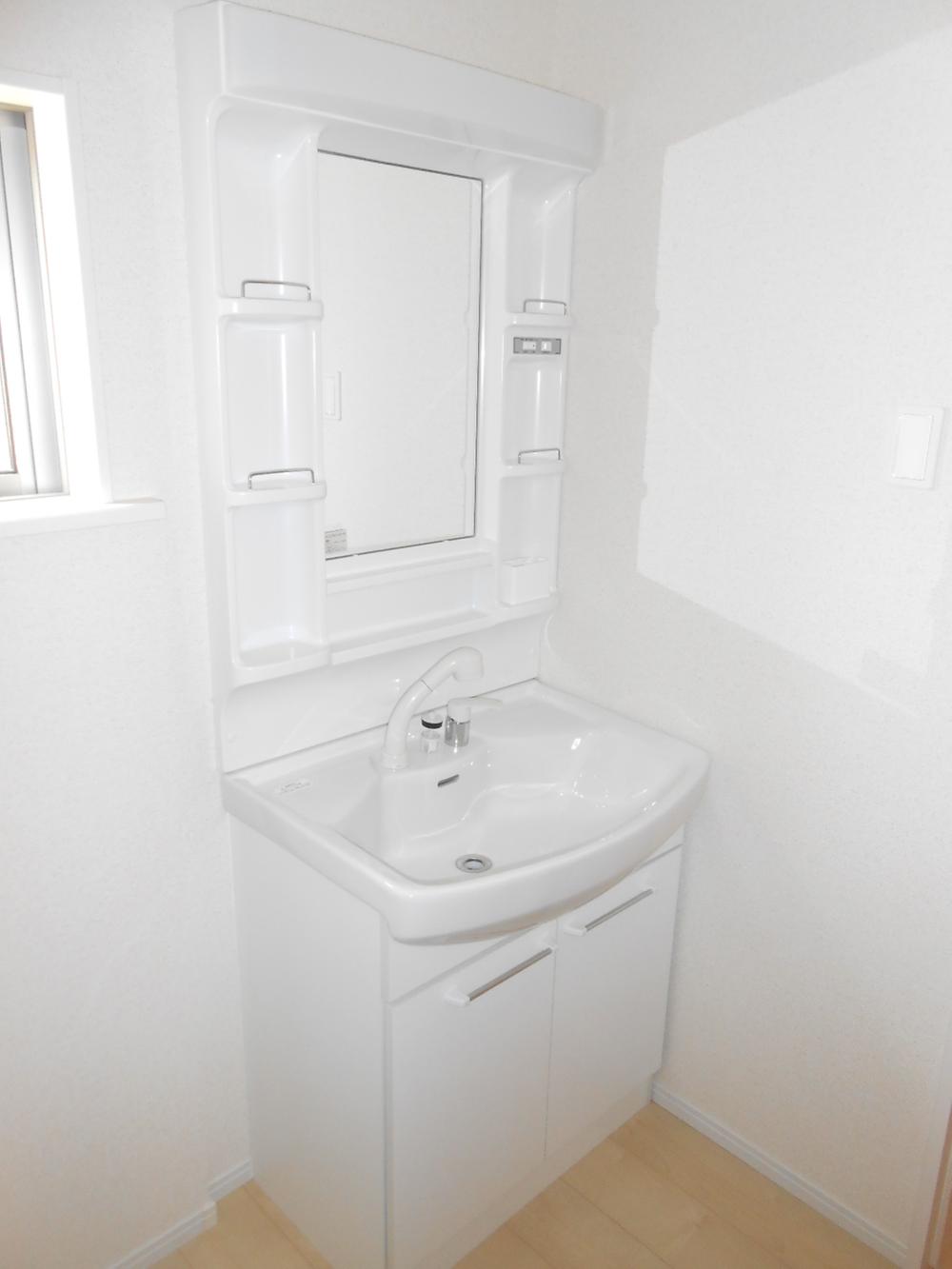 Wash basin, toilet. Shampoo dresser vanity (1 Building)