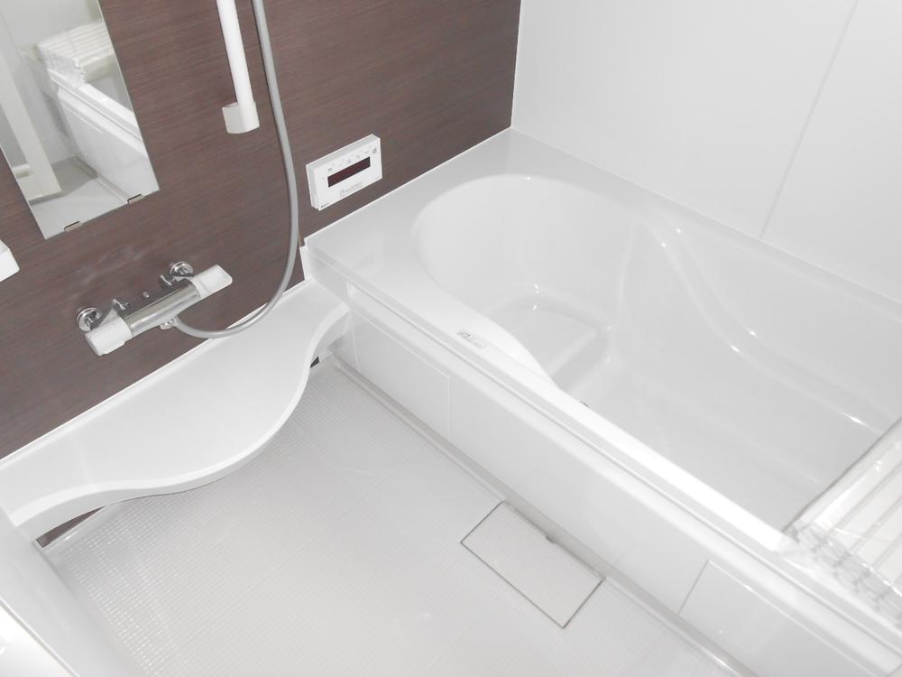 Bathroom. Bathroom dryer with bath (6 Building)