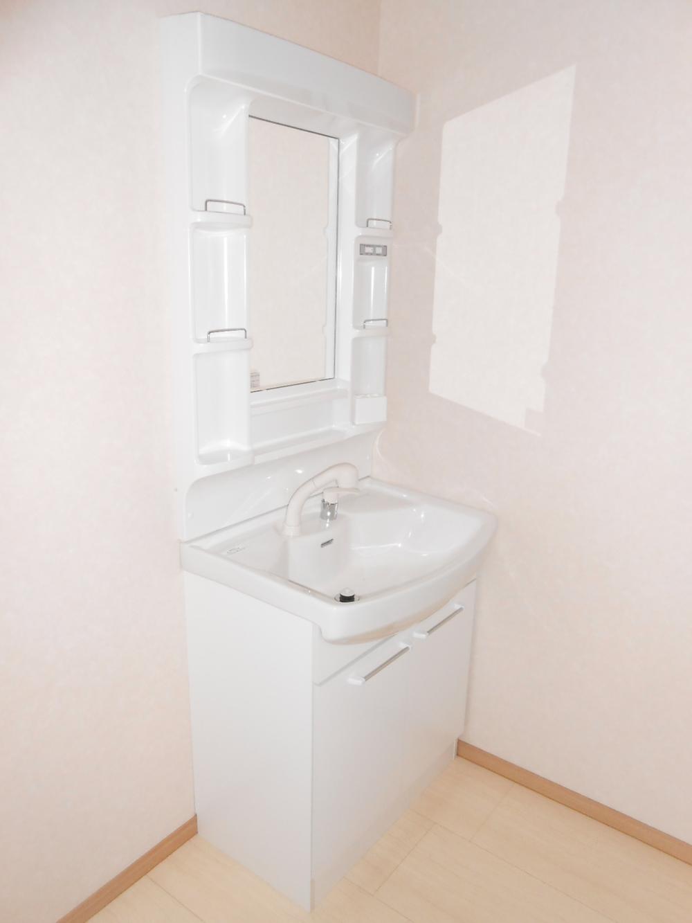 Wash basin, toilet. Shampoo dresser vanity (1 Building)