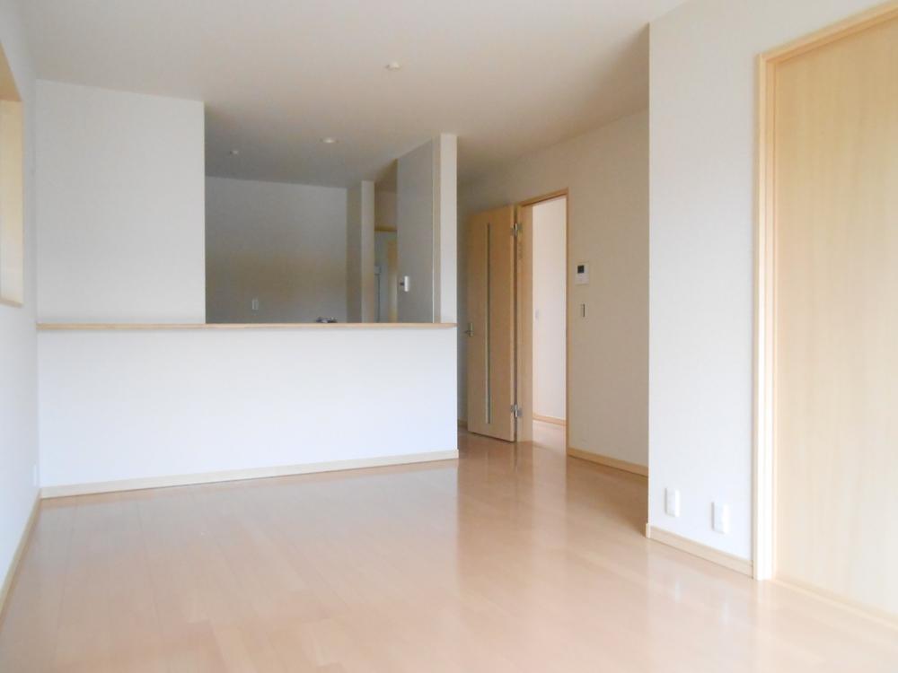 Living. Spacious living