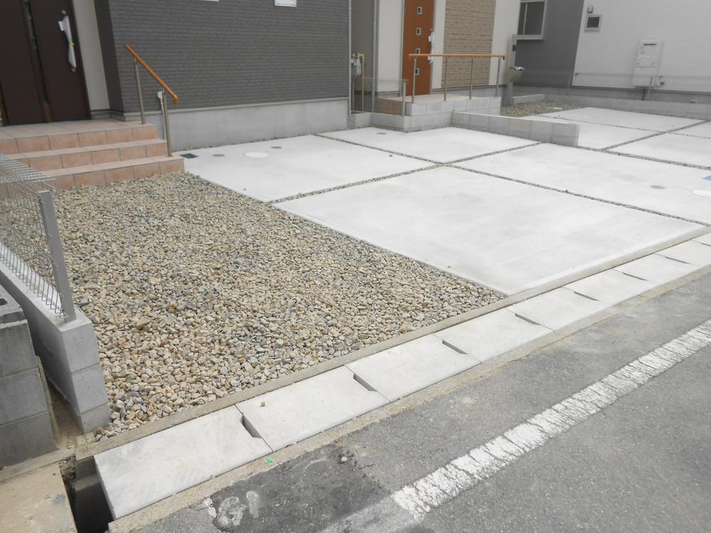 Parking lot. Parallel two possible parking