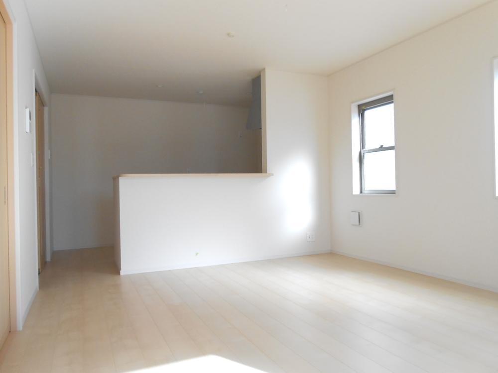 Living. Spacious living