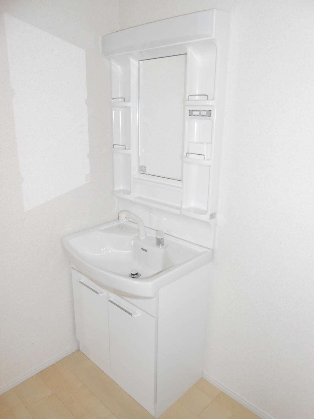 Wash basin, toilet. Shampoo dresser vanity