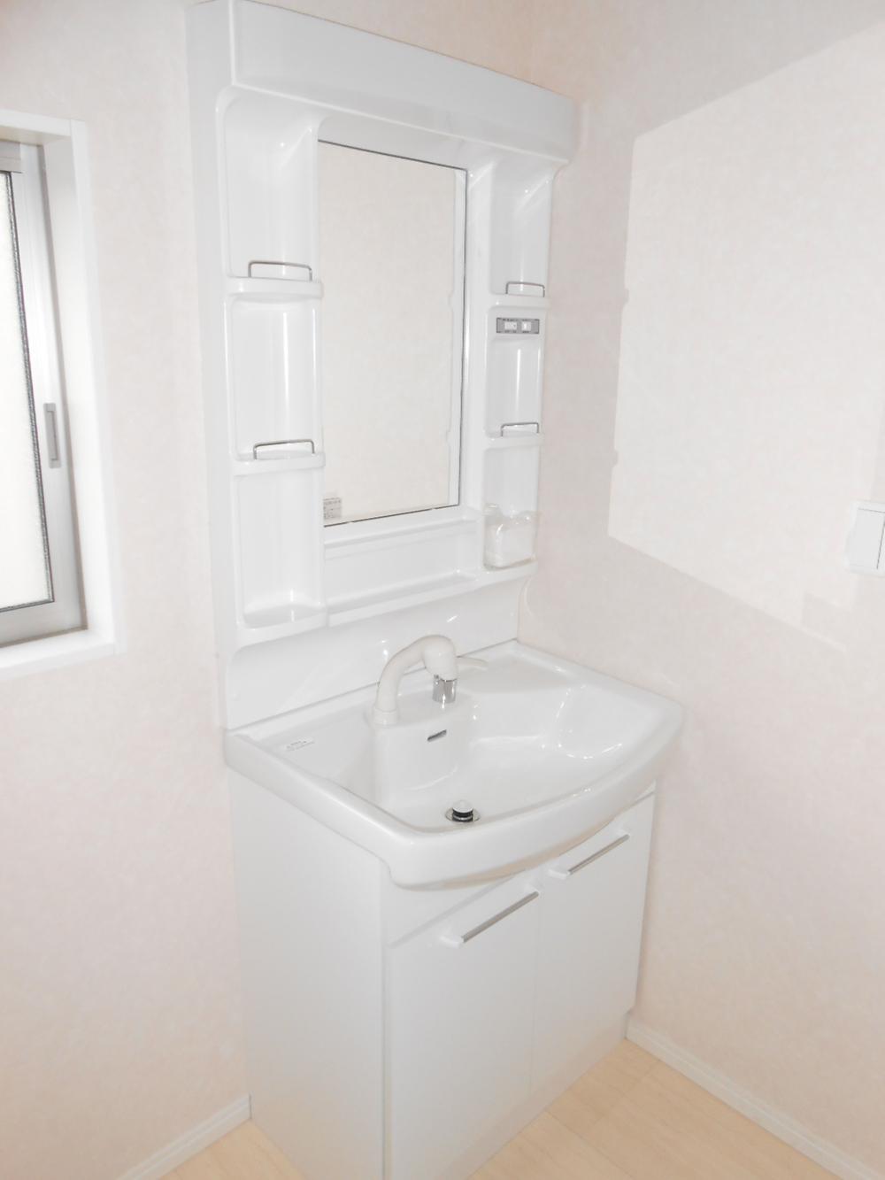 Wash basin, toilet. Shampoo dresser vanity