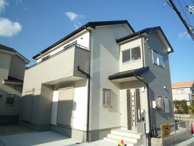 Local appearance photo. Local (12 May 2013) shooting Building 2