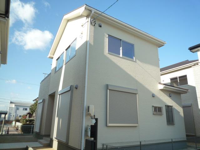 Local appearance photo. Local (12 May 2013) Shooting