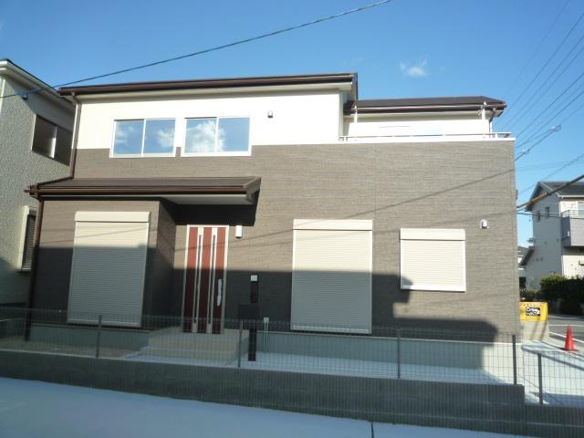 Local appearance photo. Local (12 May 2013) Shooting