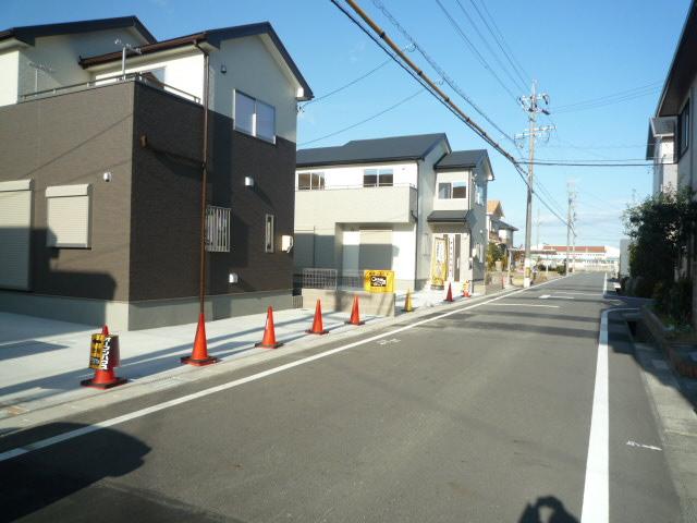 Local photos, including front road. Local (12 May 2013) Shooting