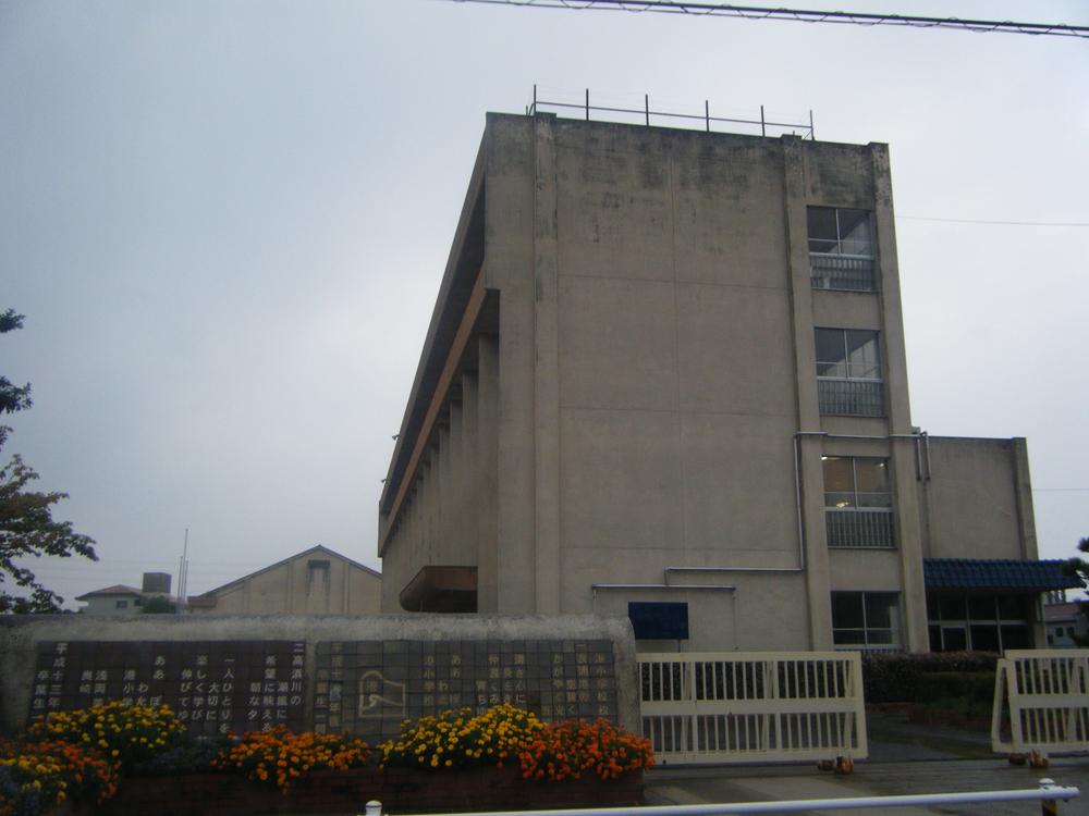 Primary school. Takahama Tatsuko to elementary school 1085m