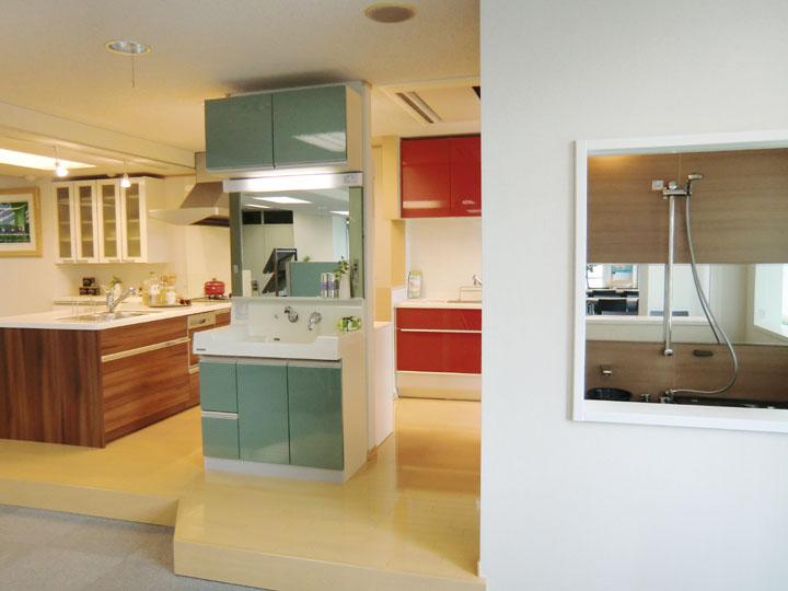 exhibition hall / Showroom. Please come to feel free to look at! 