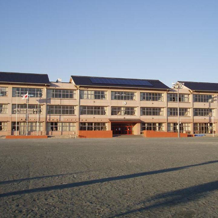 Primary school. 1070m until the municipal wing Elementary School  14 mins