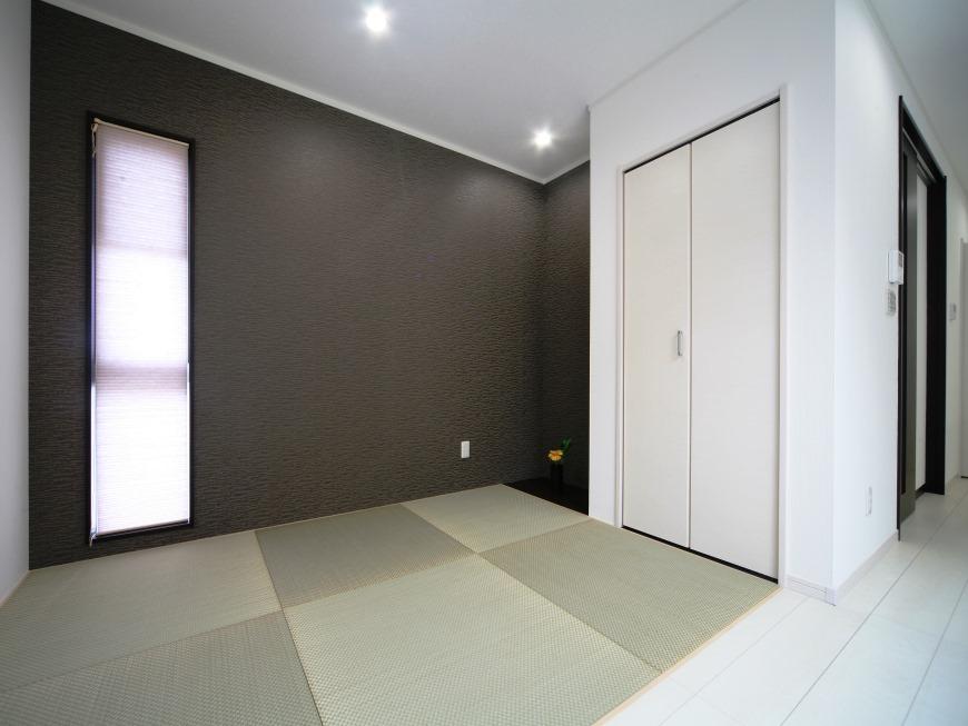 Other introspection. Japanese-style room ☆ By Tsuzukiai of the living, Produce a space relaxation. In the space of the rest in a modern edge-free half-quires tatami! 