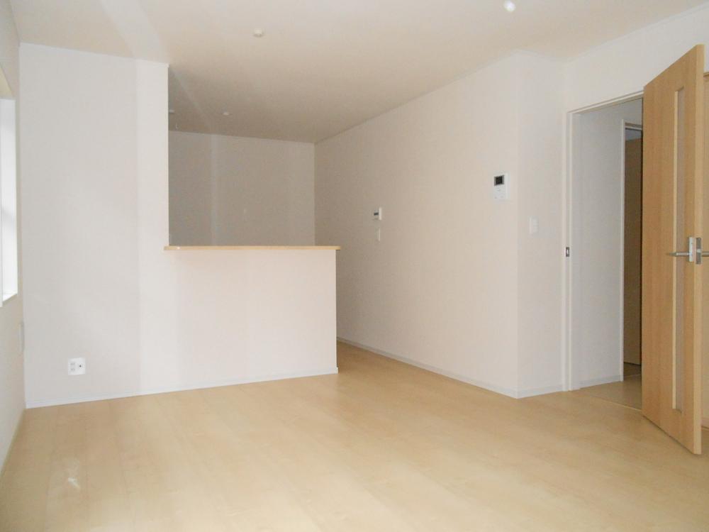 Living. Spacious living