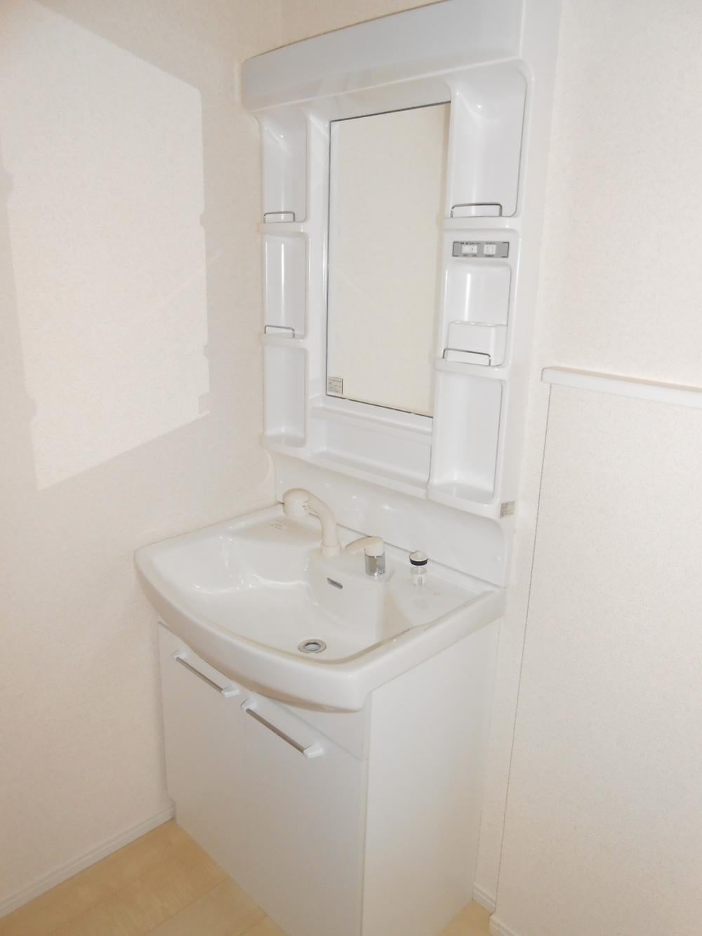 Wash basin, toilet. Shampoo dresser vanity