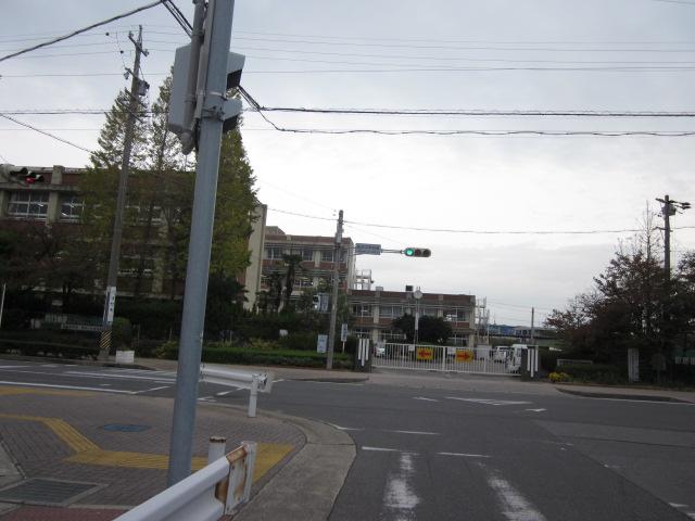 Junior high school. Takahama Municipal Takahama until junior high school 566m