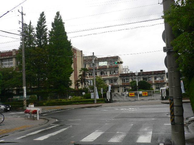 Junior high school. Takahama Municipal Takahama until junior high school 1092m