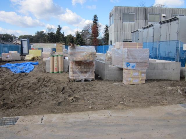 Local photos, including front road. Local (12 May 2013) Shooting